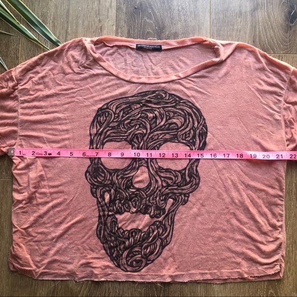 BRANDY MELVILLE SKULL BOXY CROPPED TEE - Picture 3 of 4